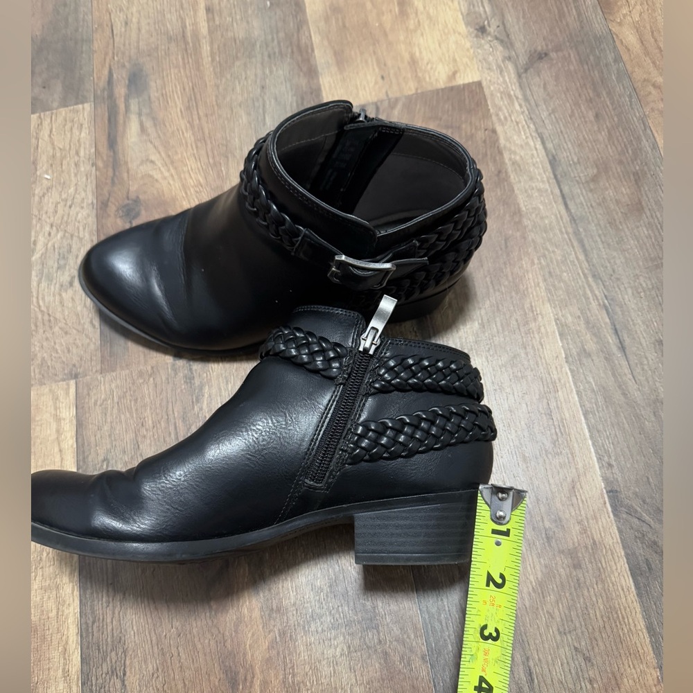 LifeStride Adriana Booties
Black Smooth Faux Leather Size 7.5W - Picture 6 of 7